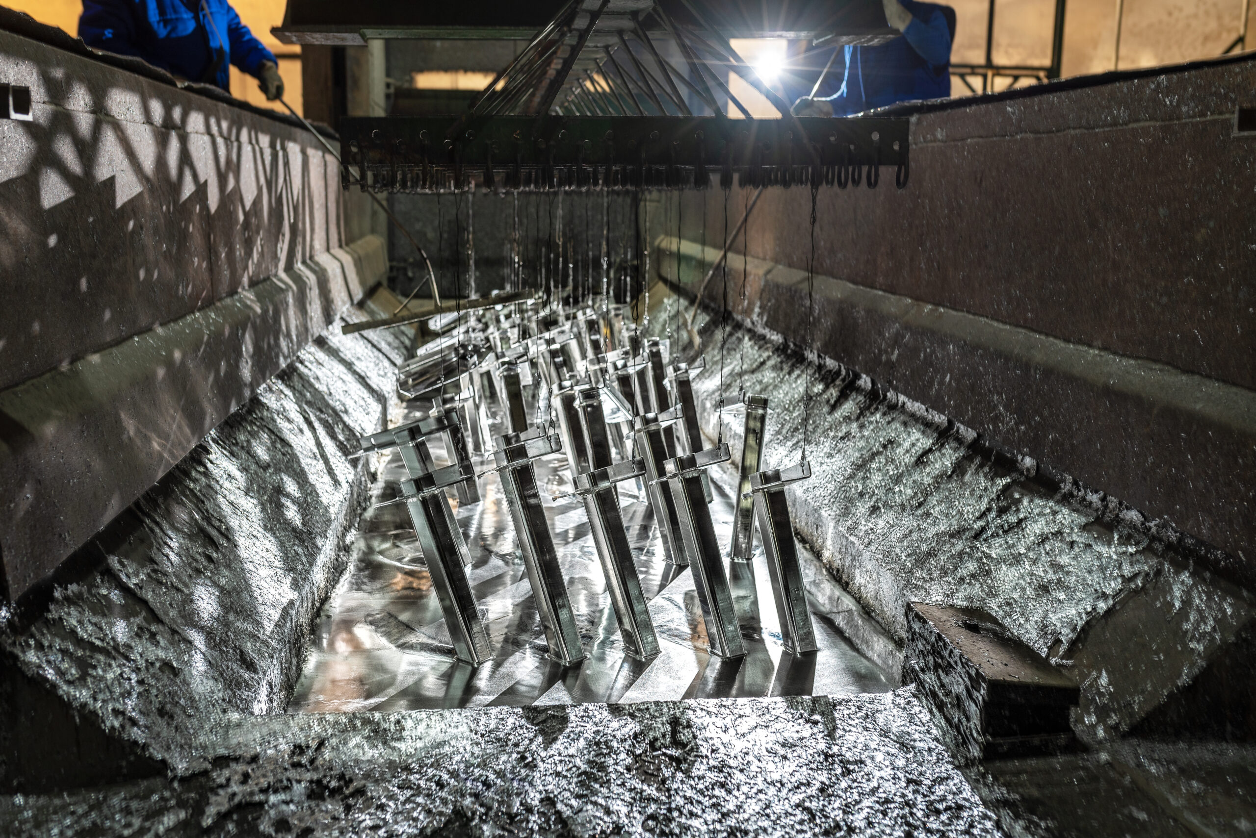 Galvanizing,Metallic,Structures,In,A,Zinc,Bath Galvanizing,Metallic,Structures,In,A,Zinc,Bath